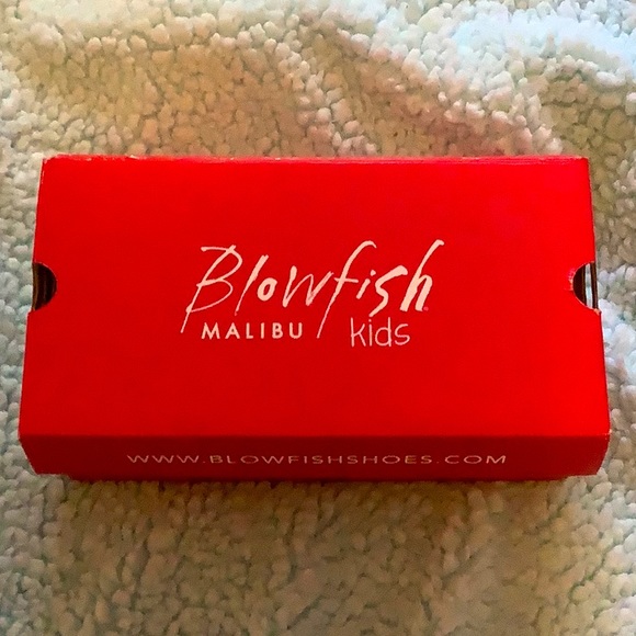 ✨Girl’s Shoes✨ - Picture 4 of 4